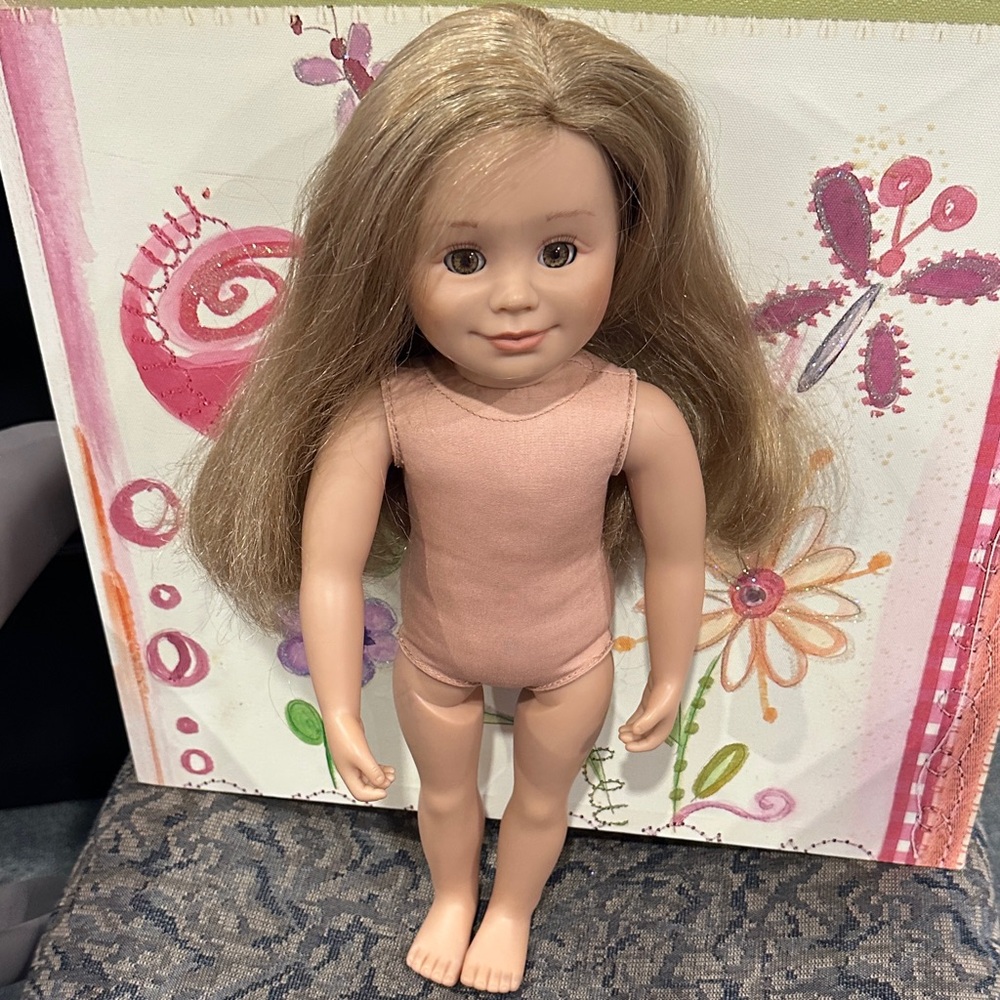 Maple Lea Léonie Blonde Doll